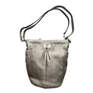 B Makowsky Metallic Antique Gold Pebble Leather Crossbody Bucket Bag BOHO Y2K